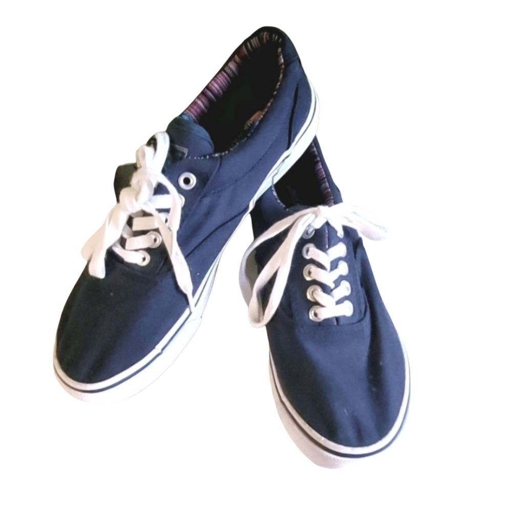 Us Polo Assoc. Blue ked type sneakers.